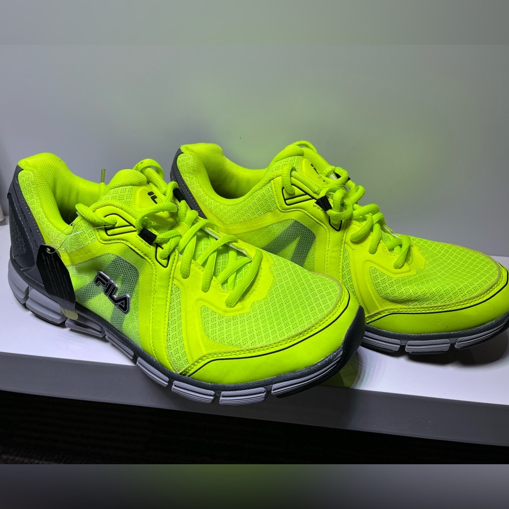 FILA Running, Men’s size 10, Neon Yellow, Mercury FFX